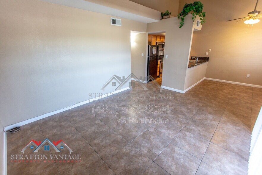 Building Photo - 1241 N 48th St