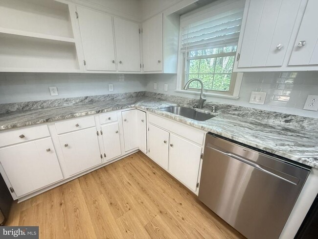 Building Photo - 824 Appleseed Ct