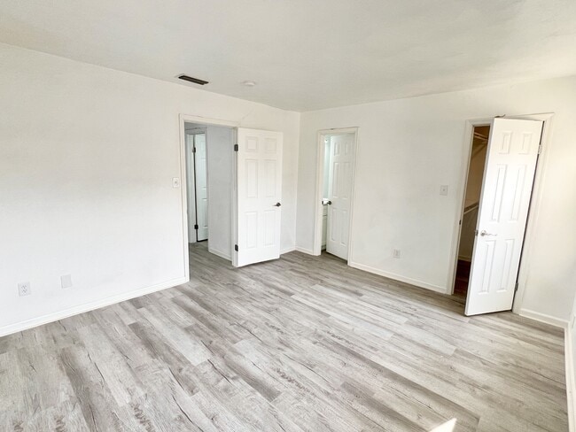 Building Photo - 5424 Scholarship Dr