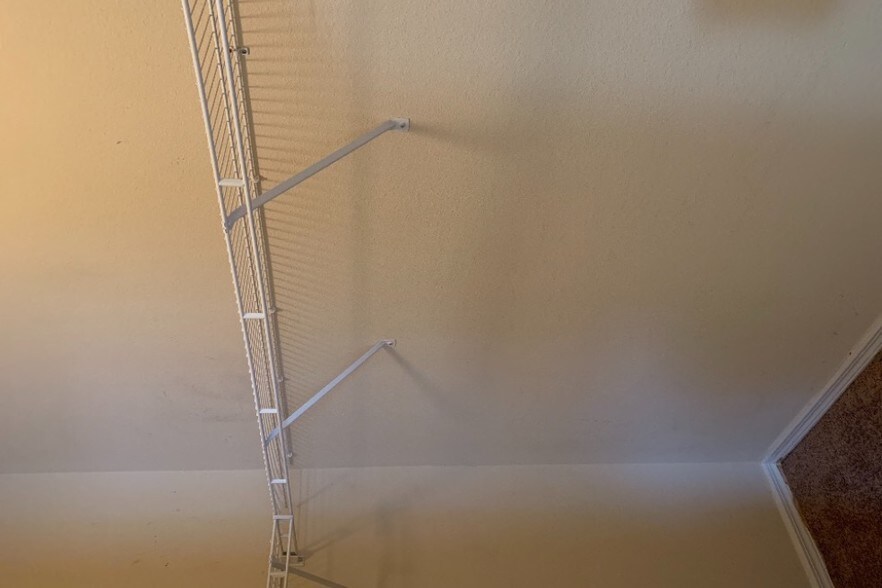 Building Photo - 1321 Broken Oak Dr