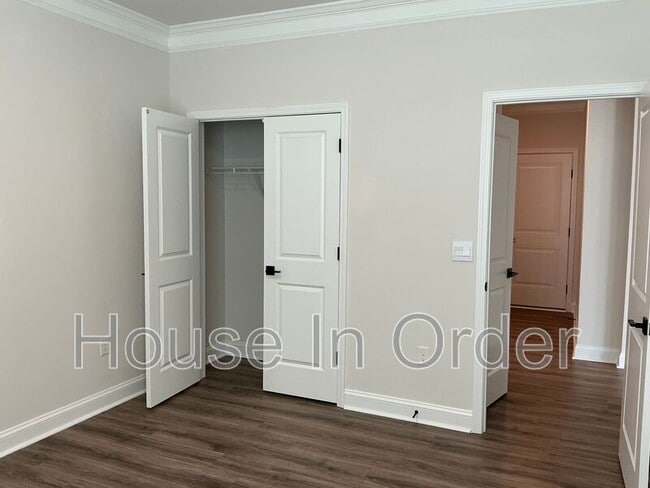 Building Photo - 41 Silverthorne Ct