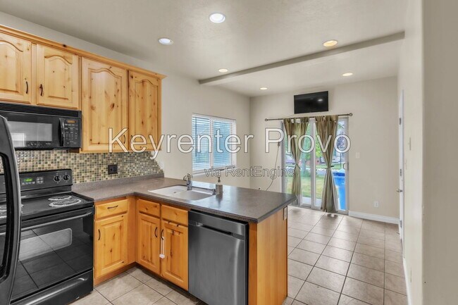 Building Photo - 4098 Hayes Cir