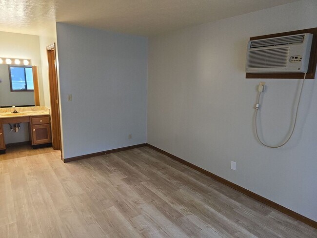 Building Photo - Lynnwood Apartments