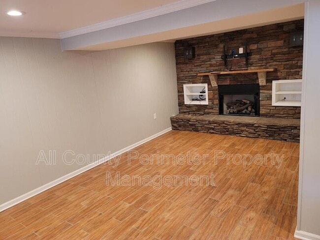 Building Photo - 6 Skyland Dr NW