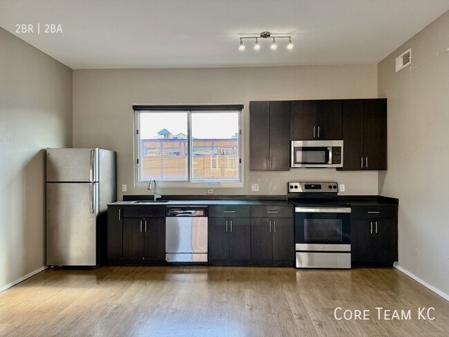 Building Photo - 2903 Gillham Rd