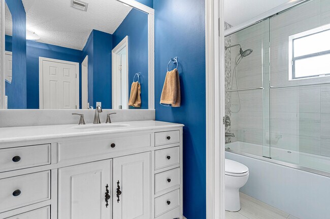 Building Photo - 9815 Pecan Tree Dr