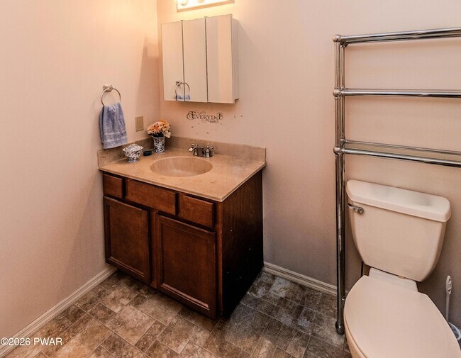 Building Photo - 3290 Bluebird Dr