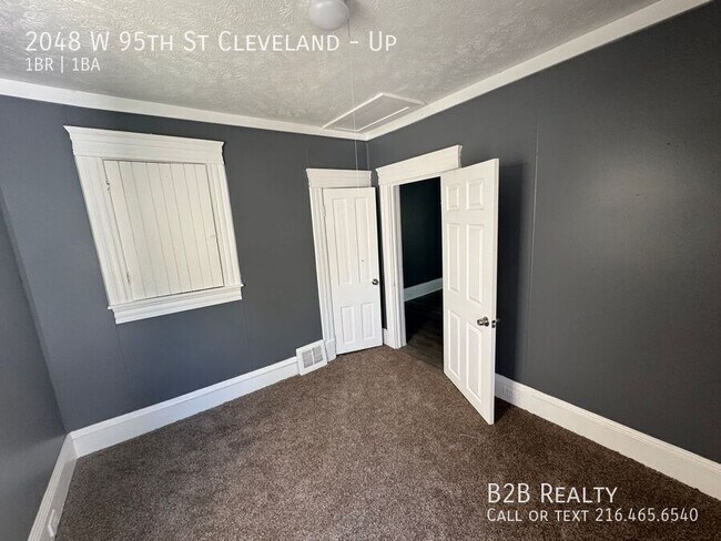 Building Photo - 2048 W 95th St