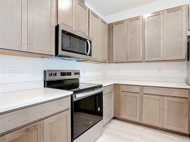 Building Photo - 2950 SUPERMARINE Rd