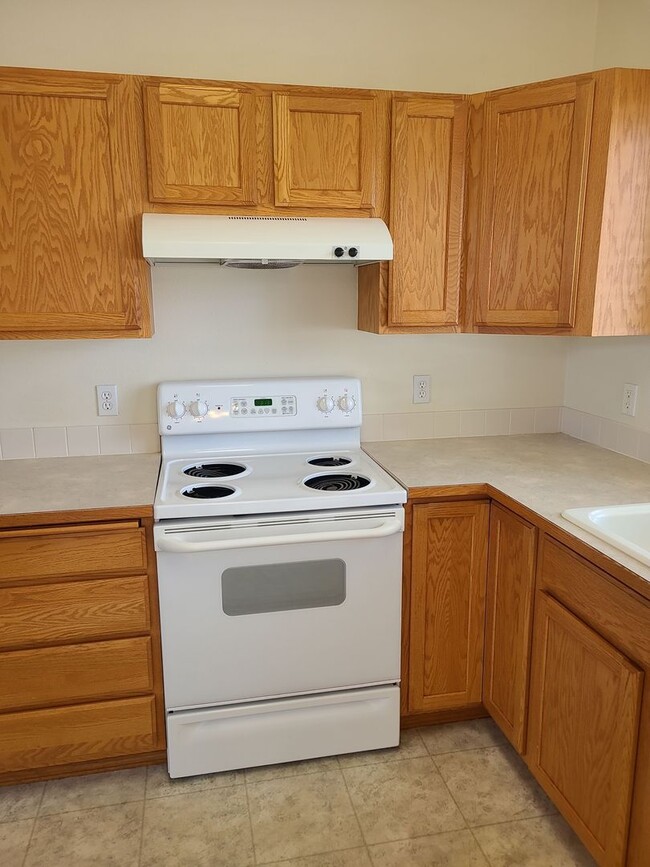 Building Photo - Lovely 3 Bedroom 2 Bath Sunshine Meadows Home for Rent!