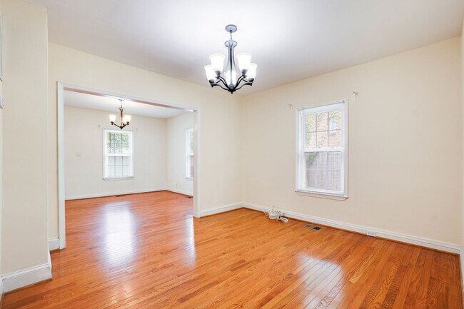 Building Photo - A GEM IN RIVERDALE HEIGHTS!