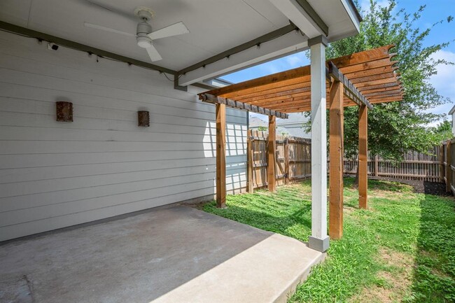 Building Photo - 1907 Rinker Ranch Dr