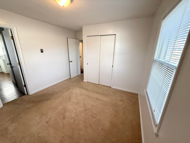 Building Photo - 1405 Webb Ridge Rd