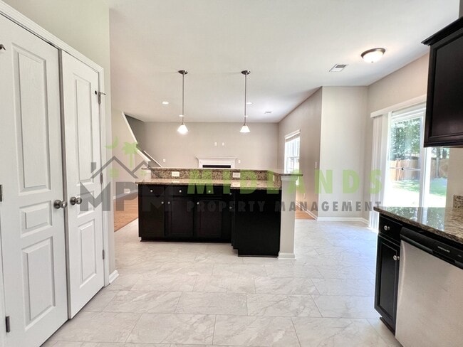 Building Photo - 464 Edenhall Dr