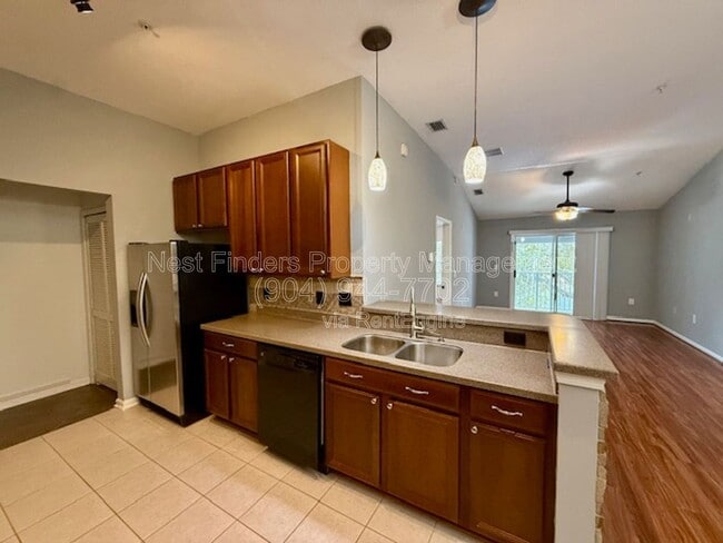 Building Photo - 7067 Deer Lodge Cir