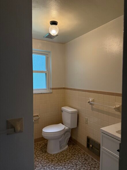 Building Photo - 16357 Irish Ridge Rd