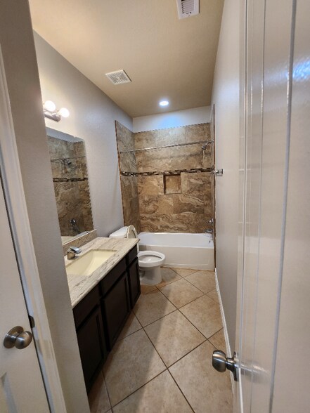 Building Photo - 8622 Austin Thomas Dr