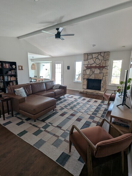 Building Photo - 8513 Bargamin Dr