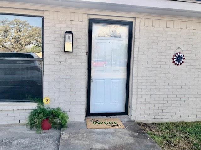 Building Photo - 409 N Cedar St