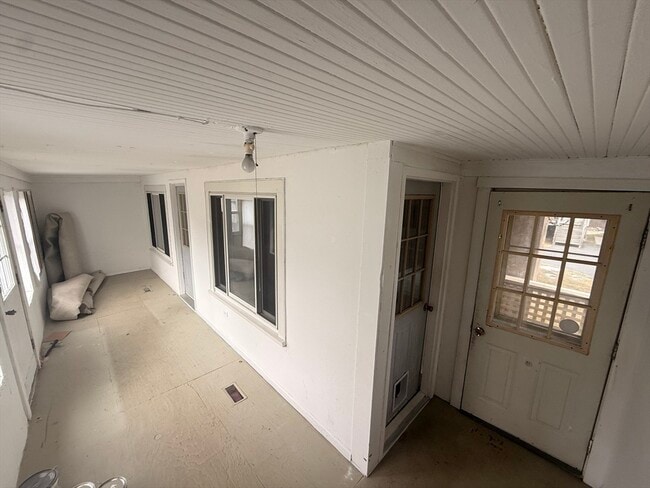 Building Photo - 348 Marshall St