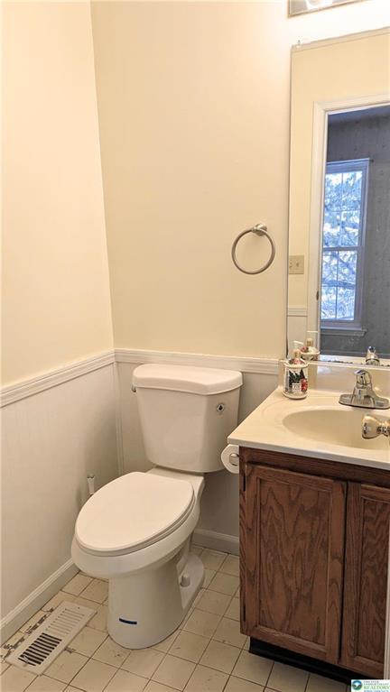 Building Photo - 1825 Falcon Dr