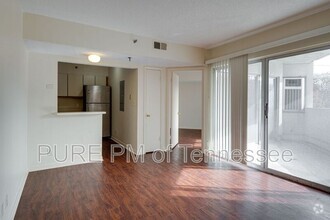 Building Photo - 900 19th Ave S