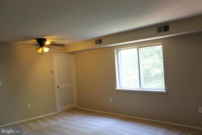 Building Photo - 7497 Princess Carol Ct