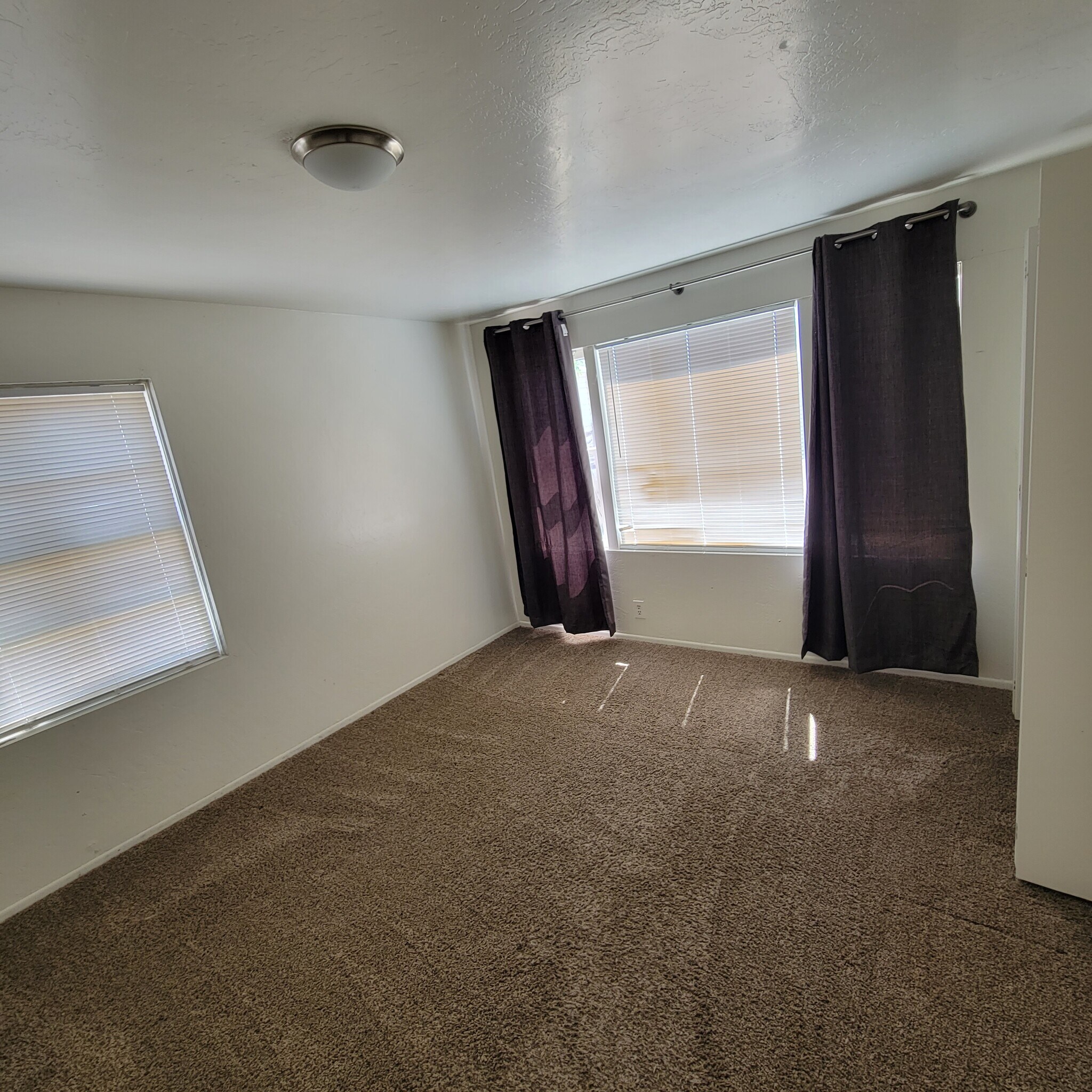 Bedroom - 15 E 2nd Ave