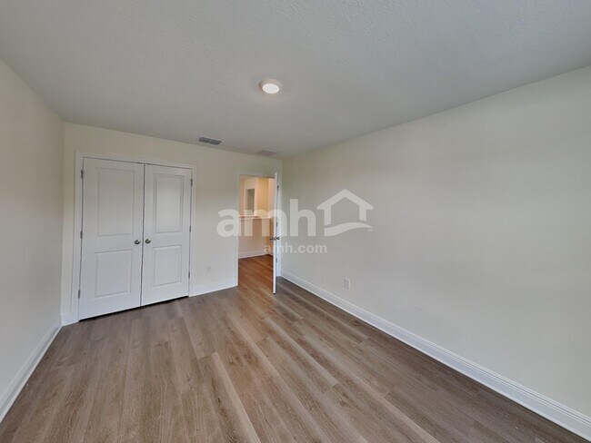 Building Photo - 5968 Pinewood Ests Dr