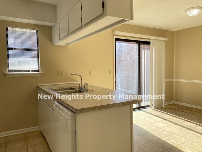 Building Photo - 557 TRAVELERS BLVD 0733