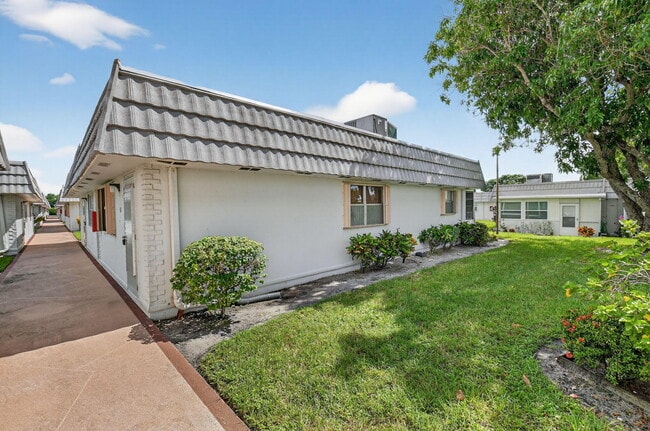 Building Photo - 94 Valencia C