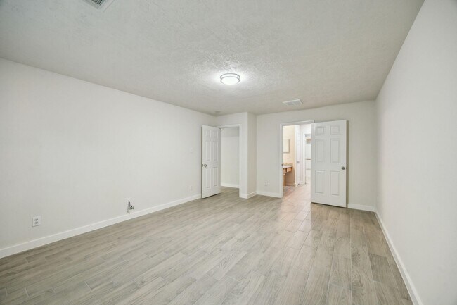 Building Photo - 39 W Sage Creek Pl