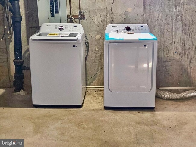 Building Photo - 344 Nimitz Rd