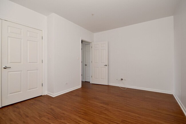 Building Photo - 1327 N Halsted St