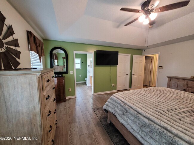 Building Photo - 906 County Rd 217