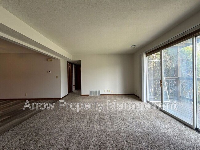 Building Photo - 3831 S 46th St