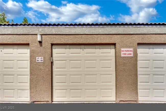 Building Photo - 8805 Jeffreys St