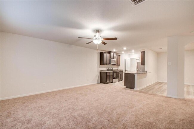 Building Photo - Charming 3BR House in Cleveland