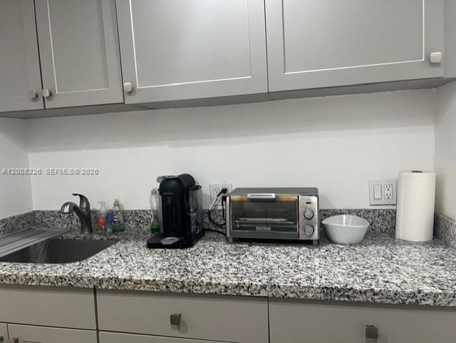 Building Photo - 5910 SW 62nd Terrace