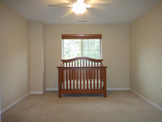 Building Photo - 504 Tamarack Dr