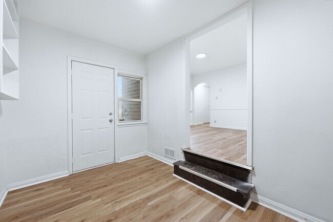 Building Photo - Freshly Updated 3BR Home with Garage & Carport