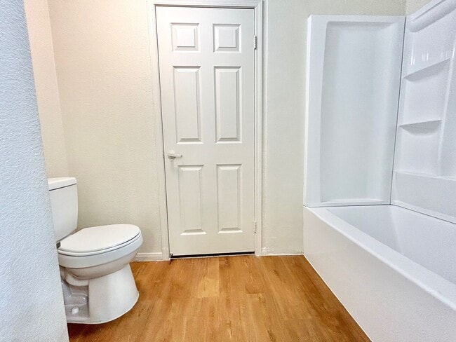 Building Photo - BEAUTIFUL 1 BEDROOM, 1 BATHROOM CONDO LOCA...