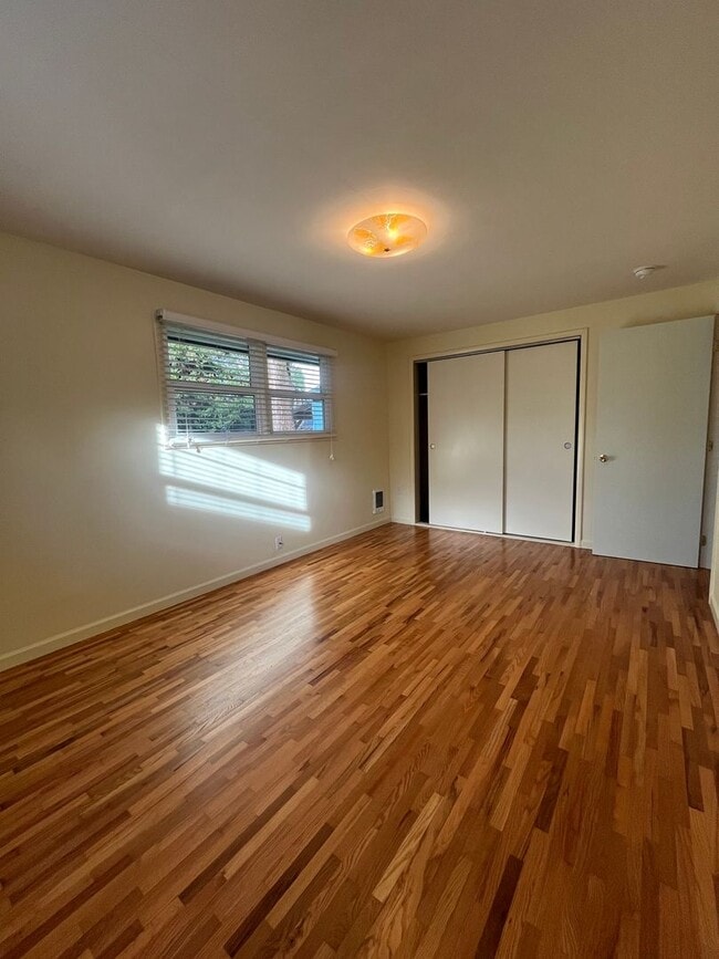 Building Photo - 2-Bedroom 1-Bathroom home off River Road