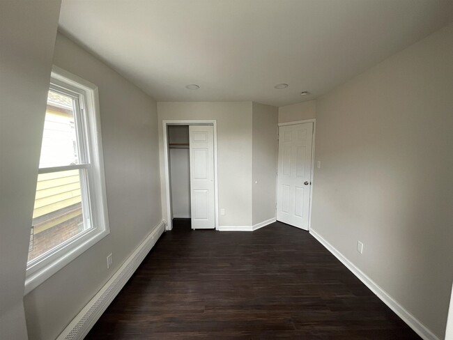 Building Photo - 123 Avenue C