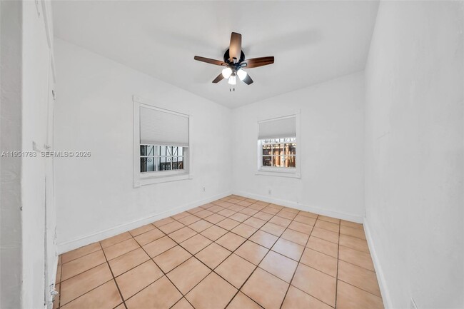 Building Photo - 1624 NE 175th St