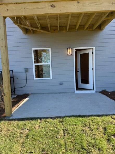 Building Photo - 1455 Creekside Cir NW