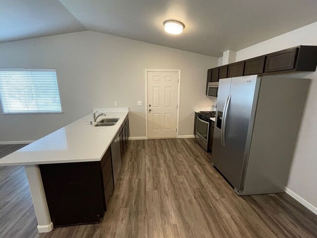 Building Photo - 1550 N Tinitun Cir