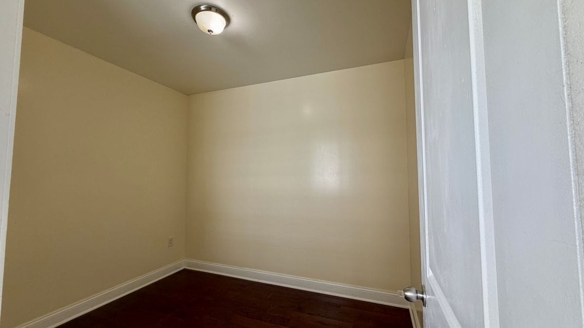 Building Photo - 3311 Kensington Ave