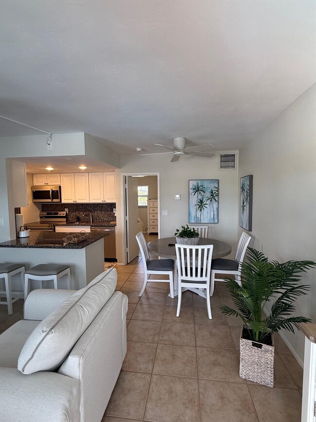 Building Photo - 4658 Bougainvilla Dr