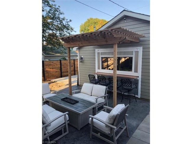 Building Photo - 3221 42nd Ave S